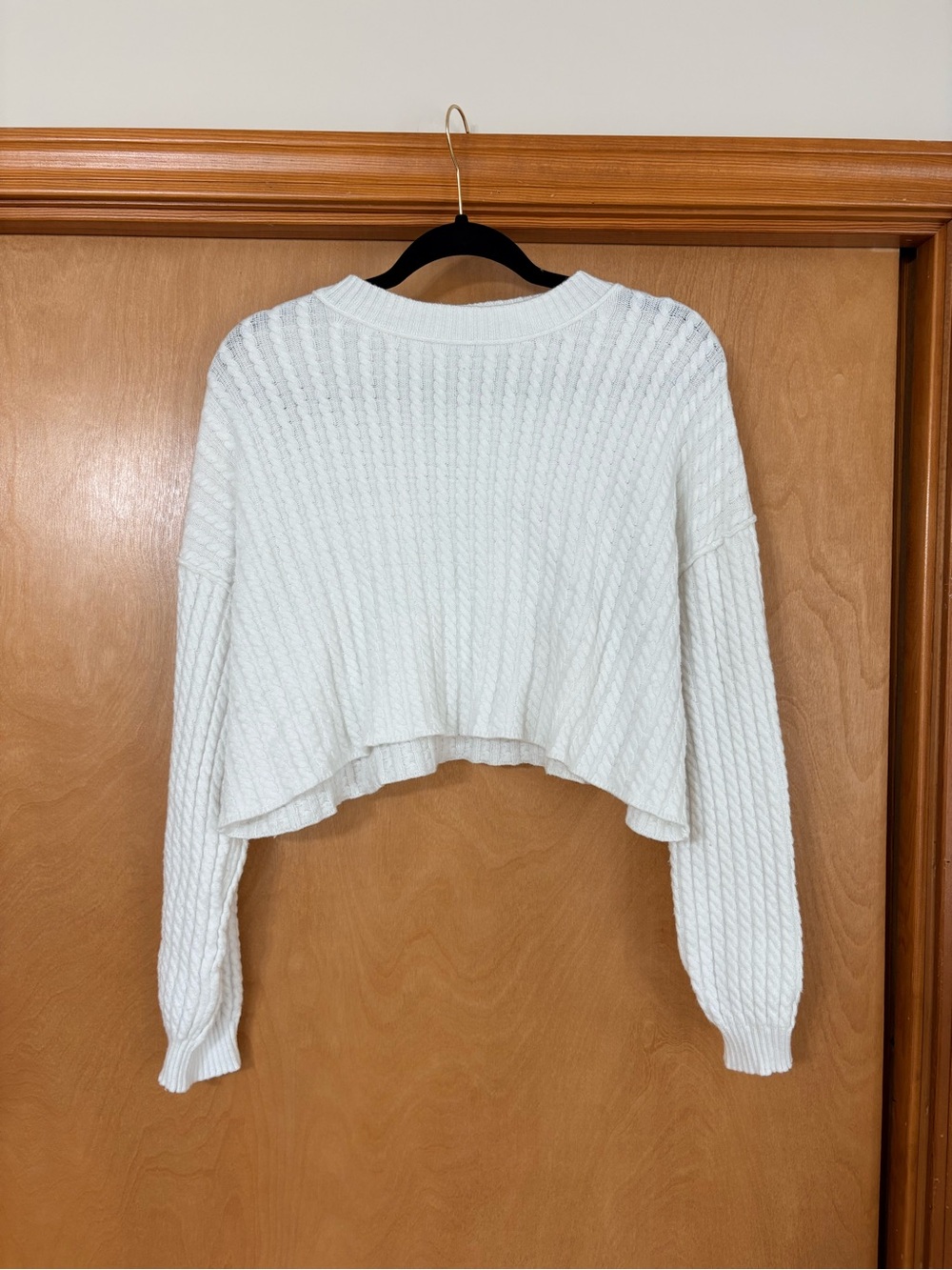 Buckle White Cropped Crewneck Cable Knit Sweater